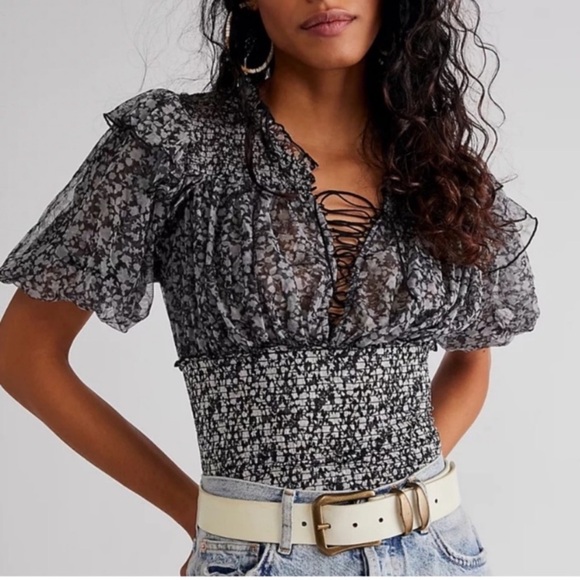 Free People Bohemian Floral Blouse Like New! - Picture 3 of 10